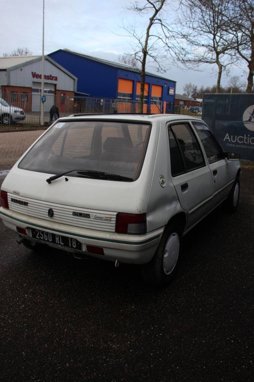 Passenger car Peugeot 205 Petrol