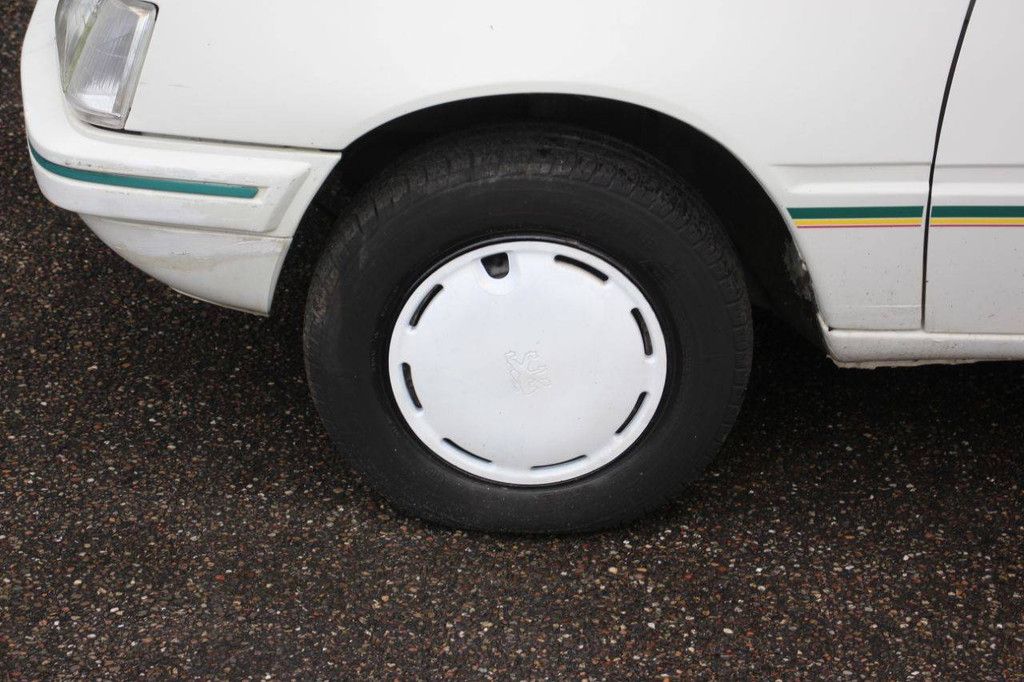 Passenger car Peugeot 205 Petrol