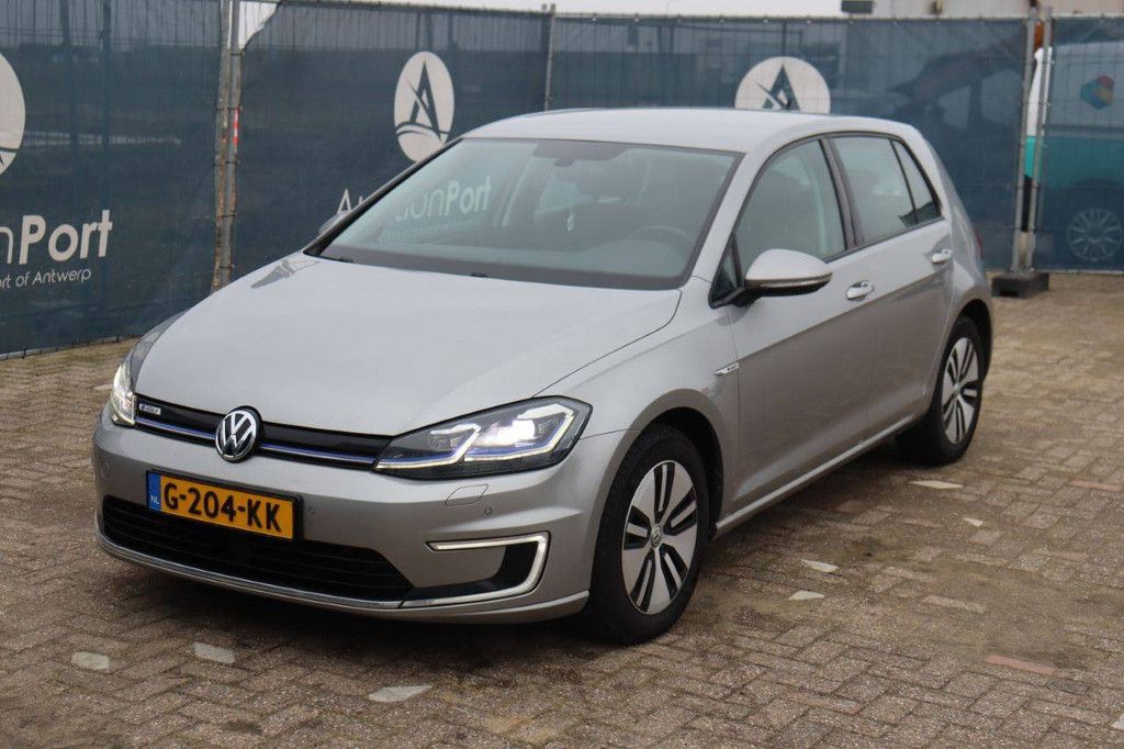 Pkw Volkswagen e-Golf Elektro 136 PS 2017
