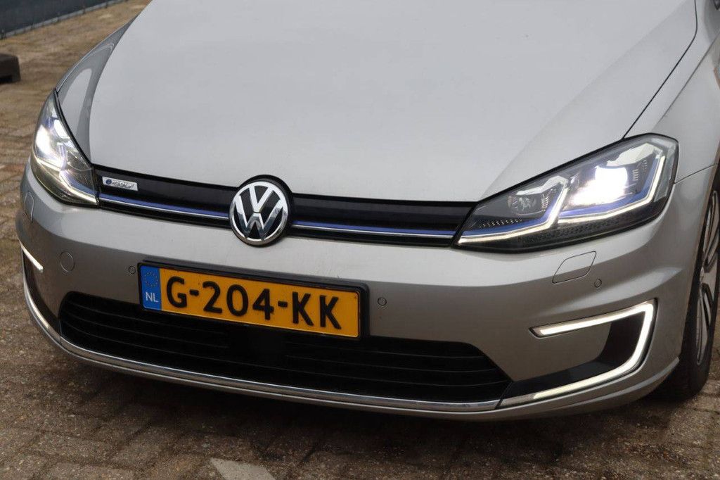 Pkw Volkswagen e-Golf Elektro 136 PS 2017