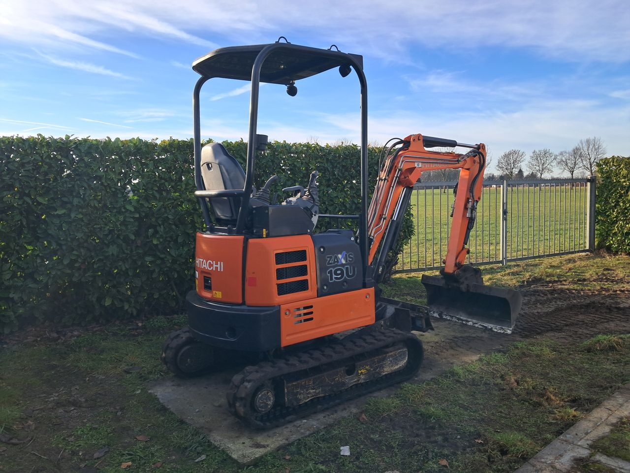 Minigraver Hitachi ZX19-U ( Bj 2017 ) Sloop-sorteer / Minikraan