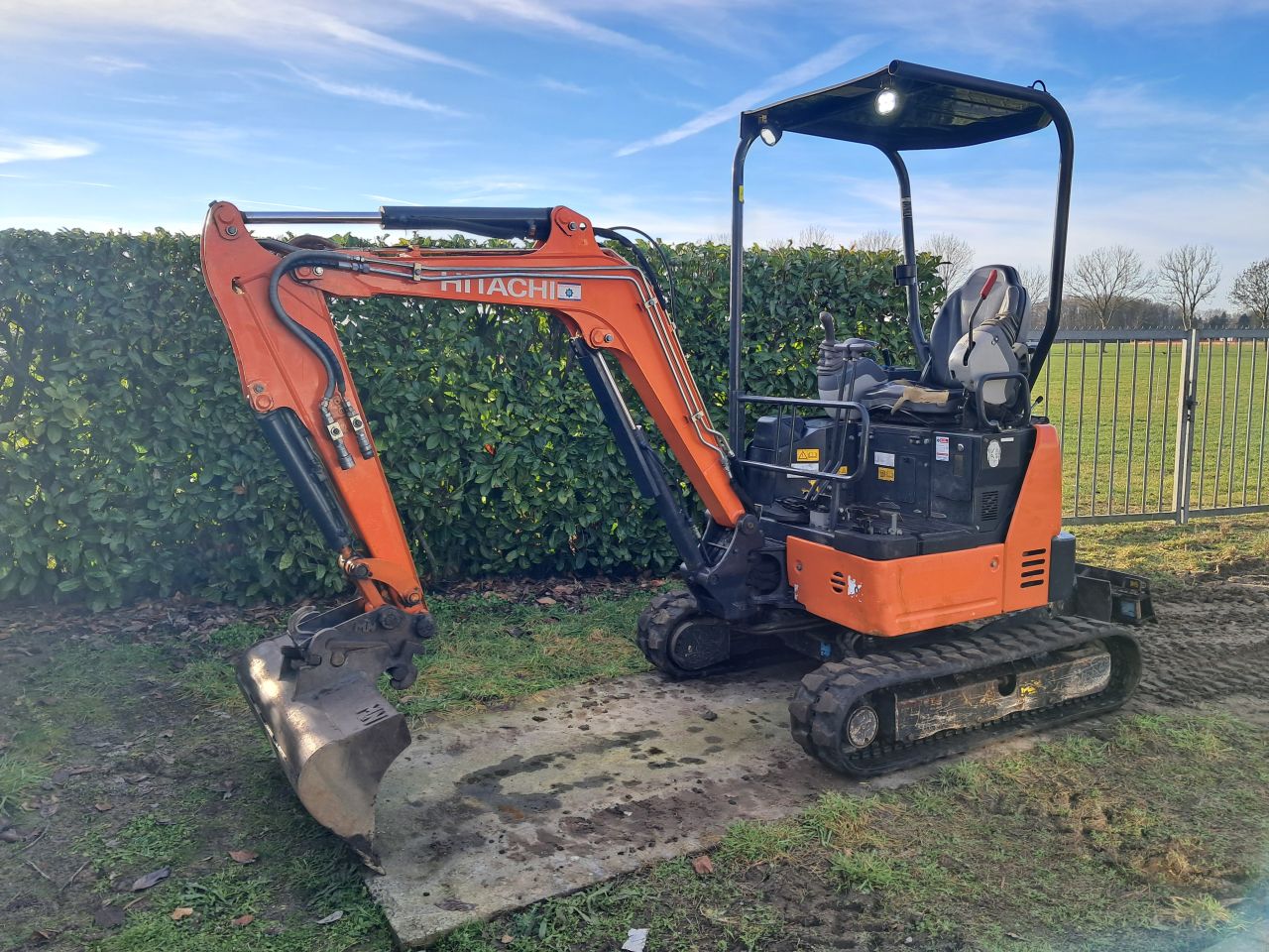 Minigraver Hitachi ZX19-U ( Bj 2017 ) Sloop-sorteer / Minikraan