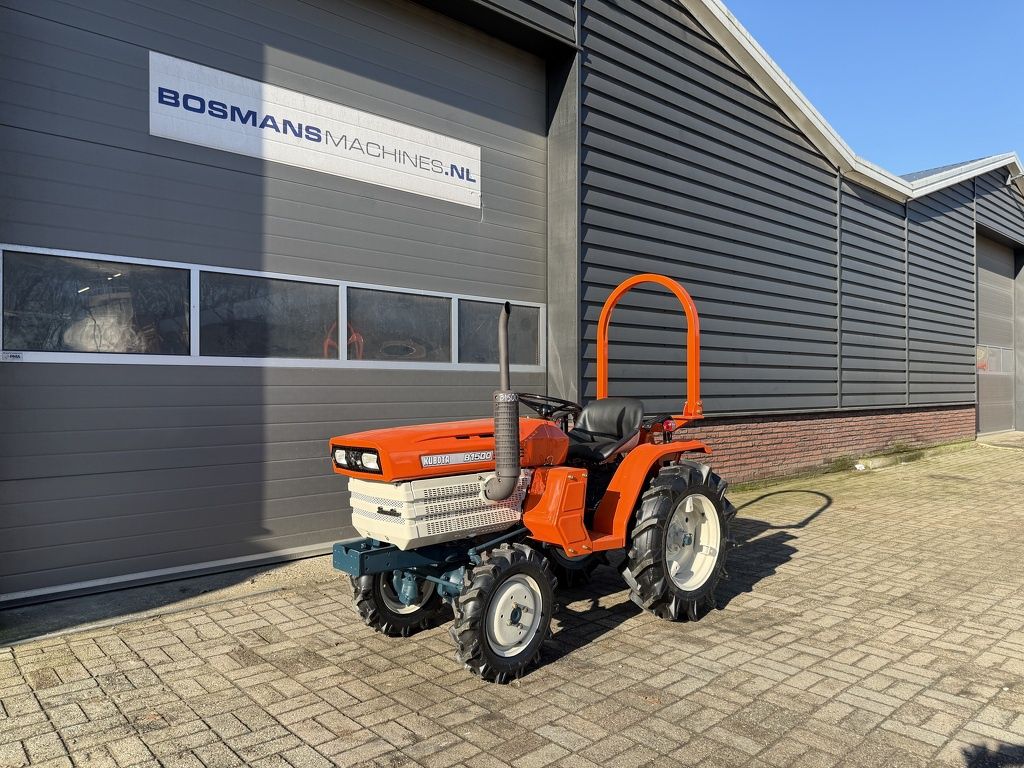 Kubota B1500 4WD minitractor met rolbeugel NIEUWSTAAT