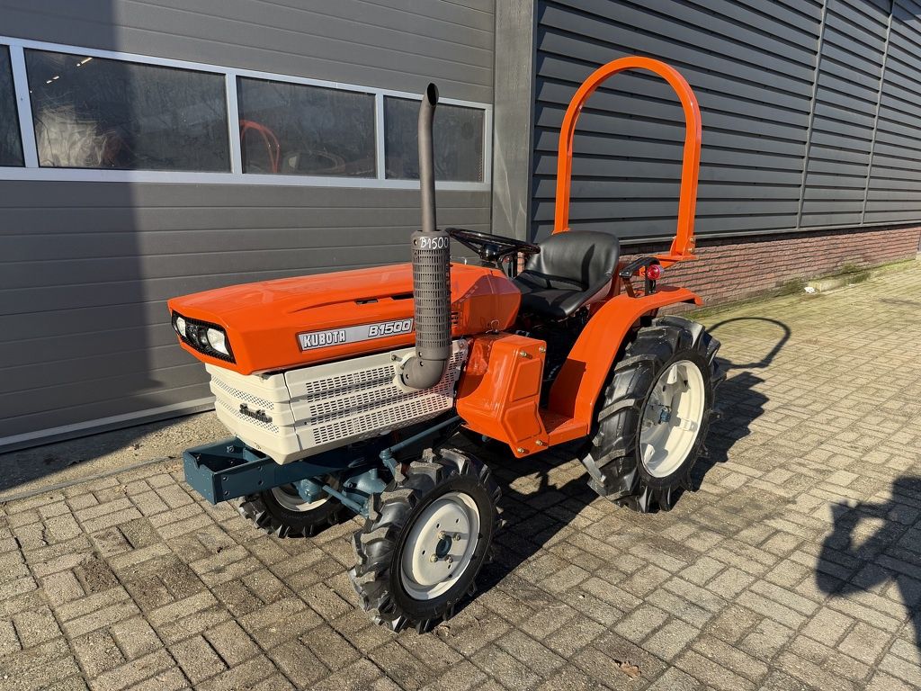 Kubota B1500 4WD minitractor met rolbeugel NIEUWSTAAT