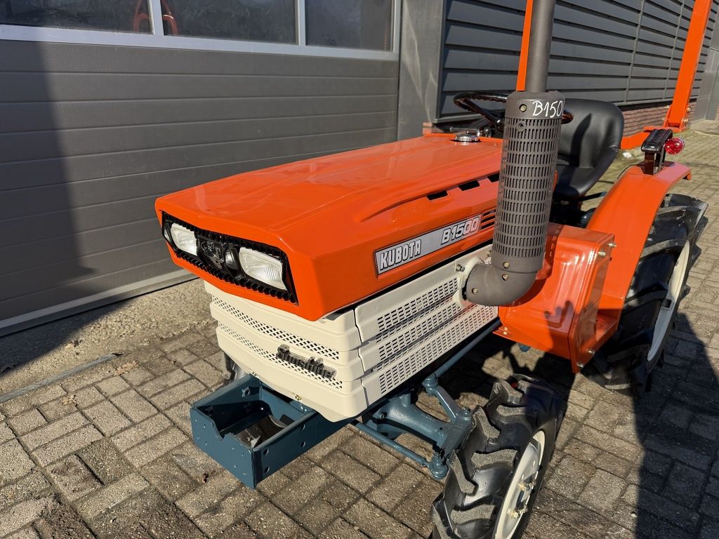 Kubota B1500 4WD minitractor met rolbeugel NIEUWSTAAT