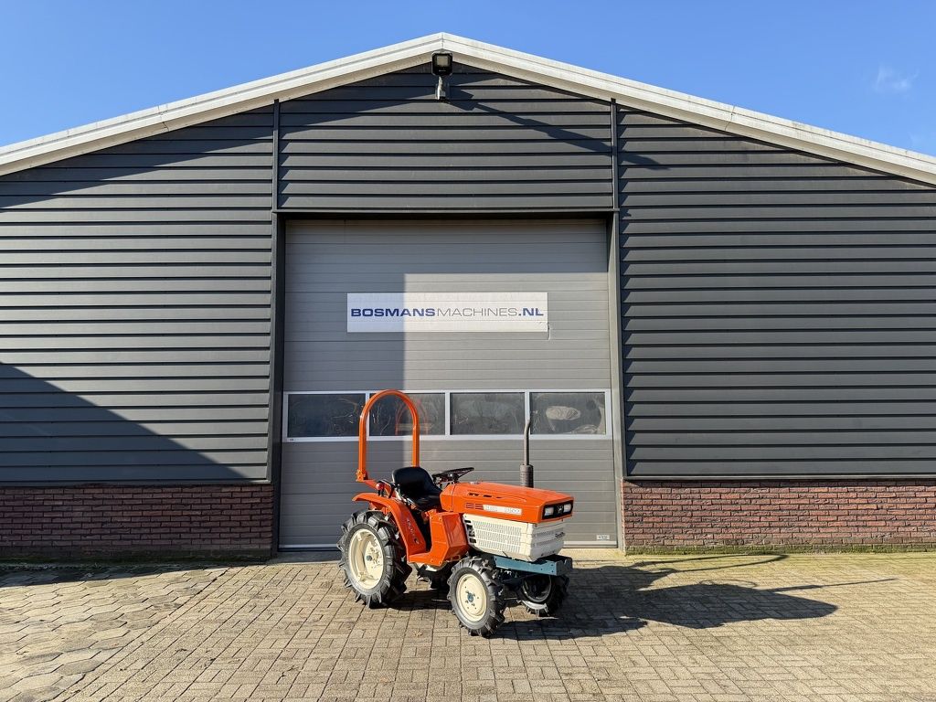 Kubota B1500 4WD minitractor met rolbeugel NIEUWSTAAT