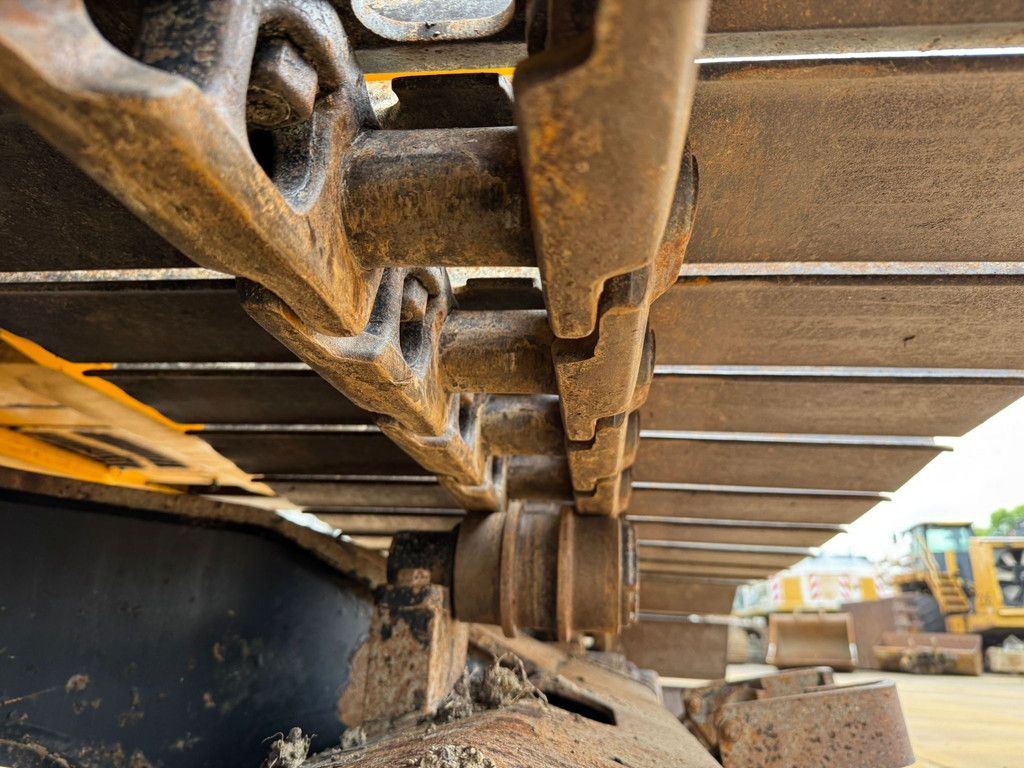 JCB JS220 LC Semi Long Reach - 10 meter