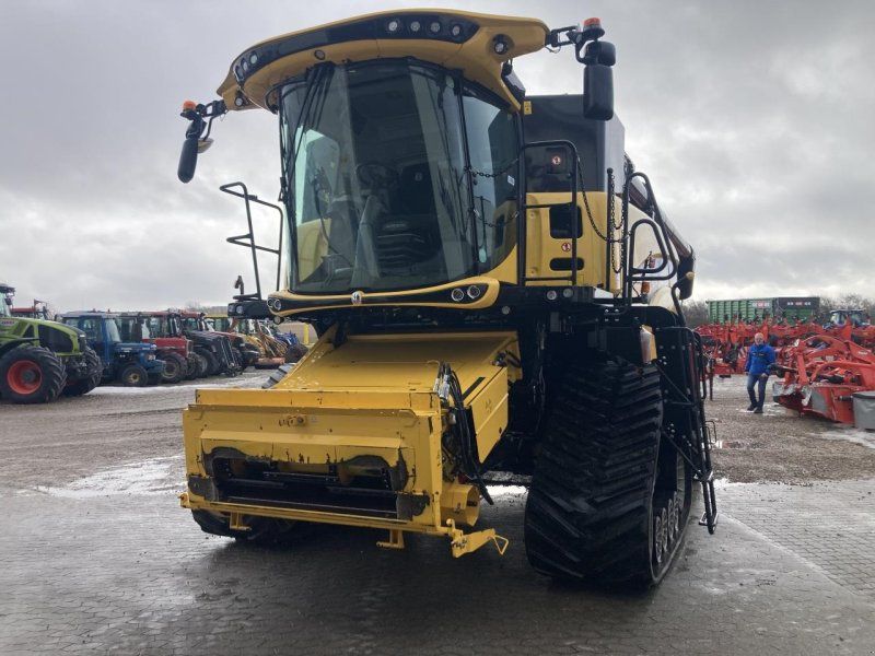New Holland CX8.90 ST4 TRACKS