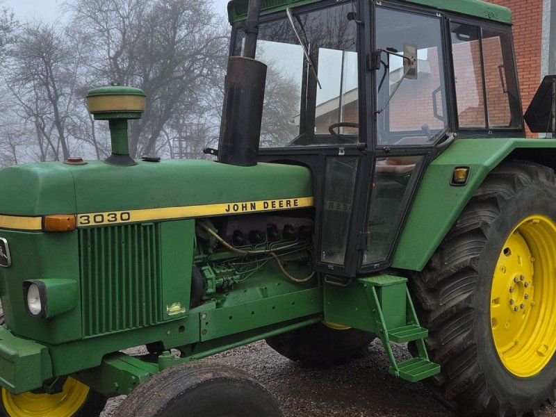 John Deere 3030 Velholdt 6 cylindret  med tvillinghjul