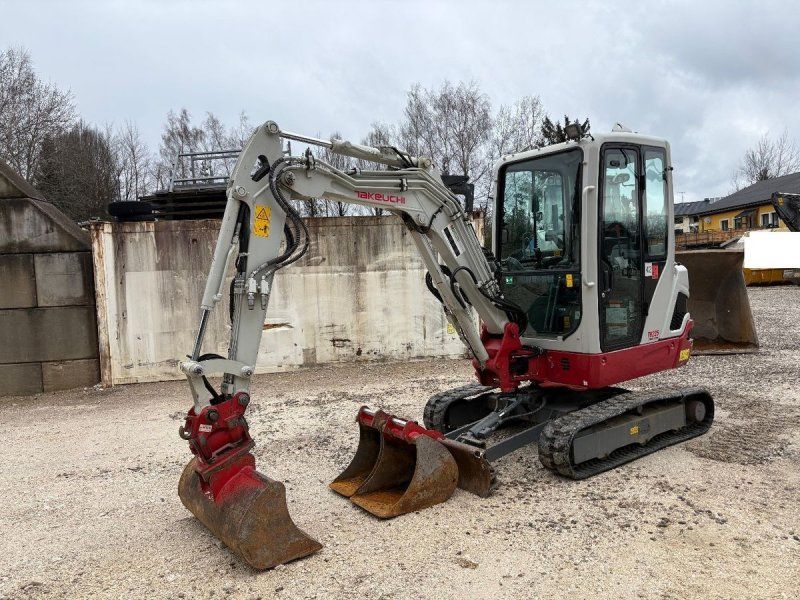 Takeuchi TB225