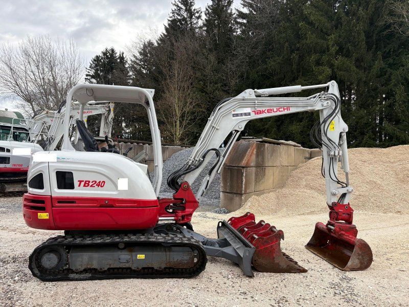 Takeuchi TB240
