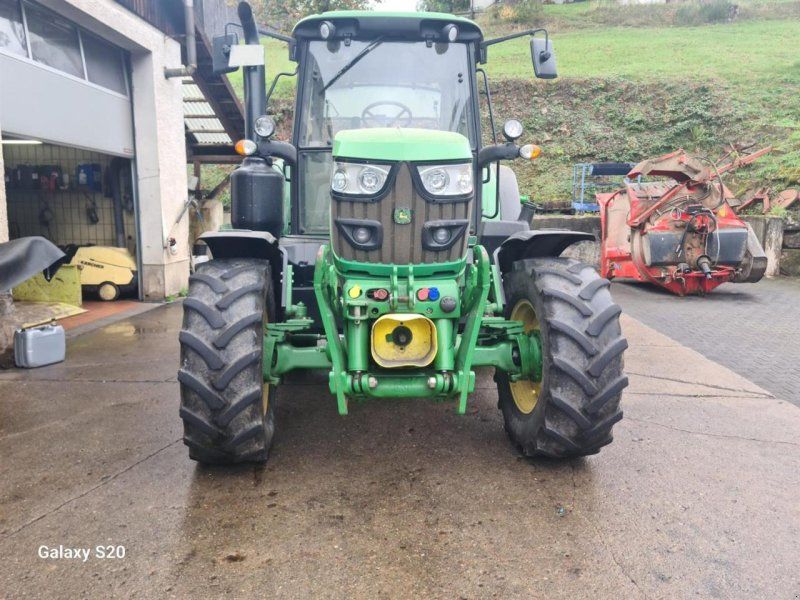 John Deere 6130M