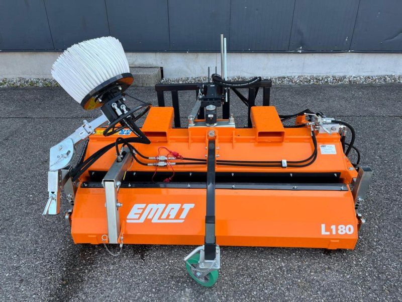 EMAT Eco Clean 1,80m mit Seitenkehrbesen