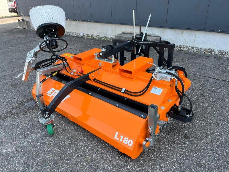 EMAT Eco Clean 1,80m mit Seitenkehrbesen