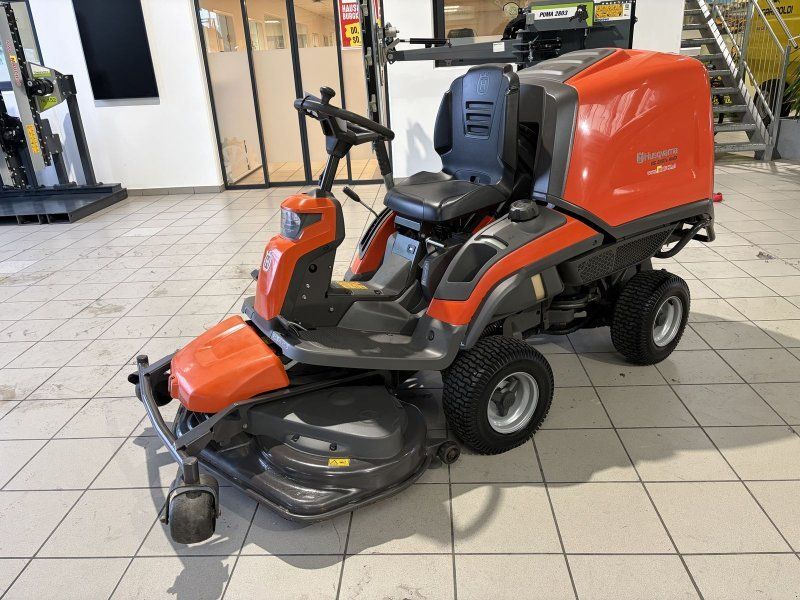 Husqvarna RC 320Ts AWD mit 112cm Mähdeck