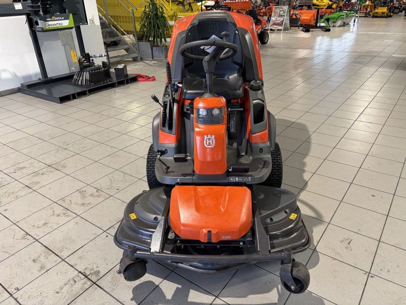 Husqvarna RC 320Ts AWD mit 112cm Mähdeck