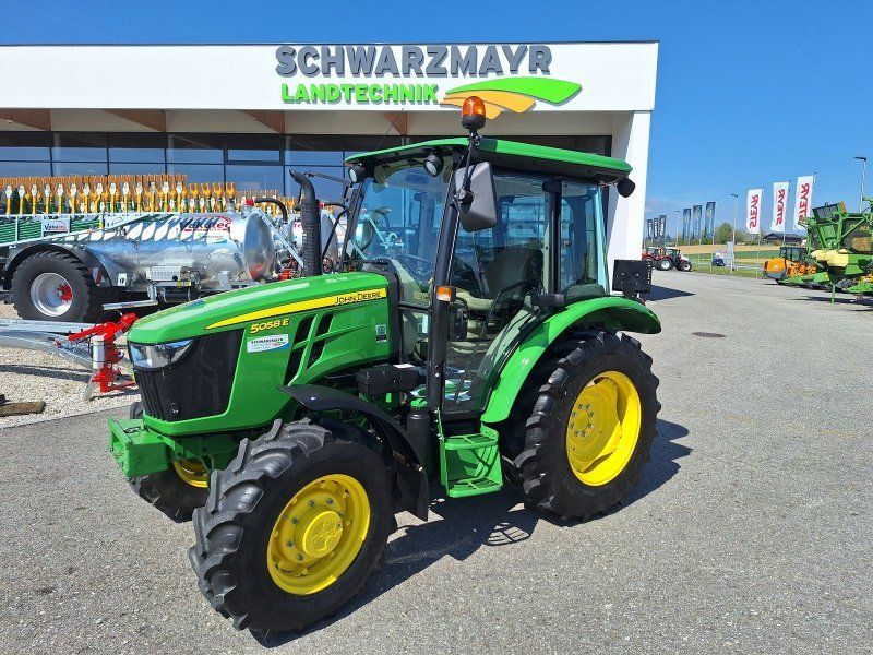 John Deere 5058E