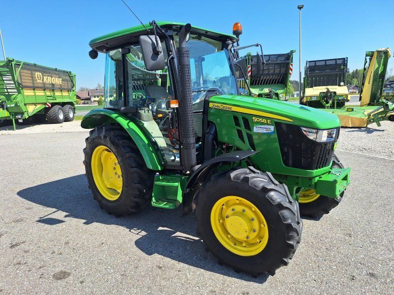 John Deere 5058E