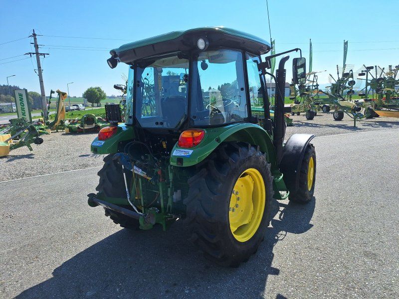 John Deere 5058E