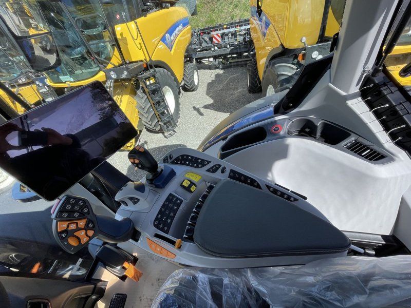 New Holland T7.300 AutoCommand