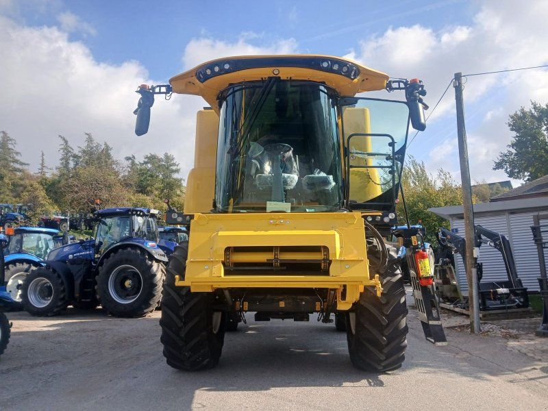 New Holland CX 5.80 (Stage V)