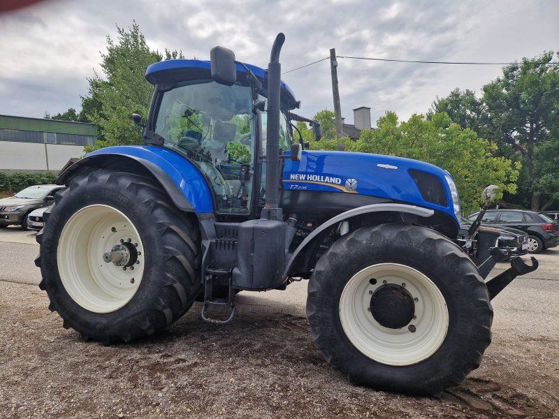 New Holland T7.235