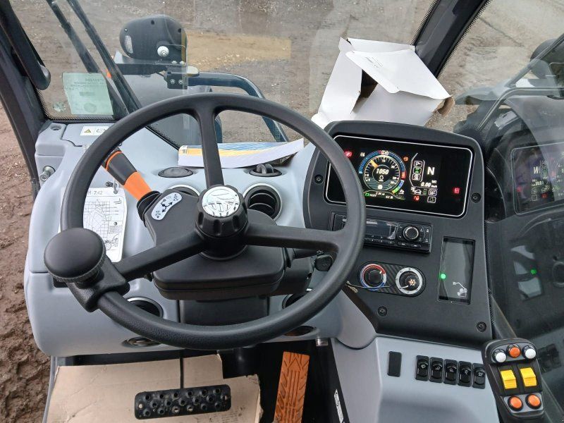 New Holland TH 7.42 ELITE