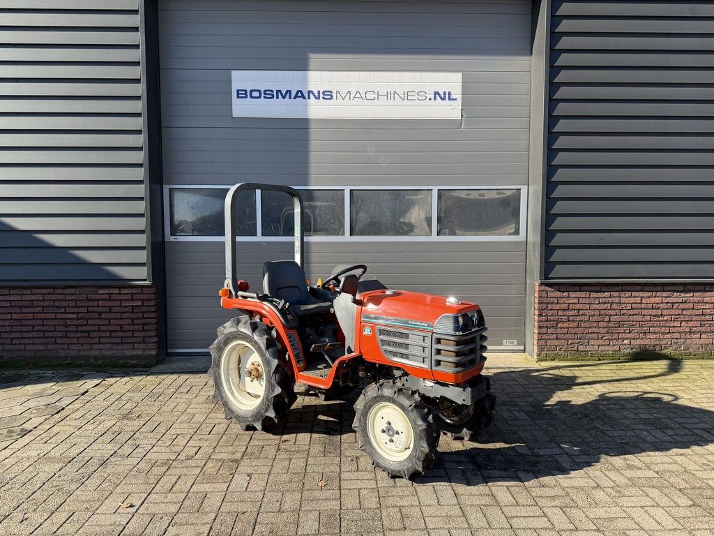 Kubota B72 4WD minitractor
