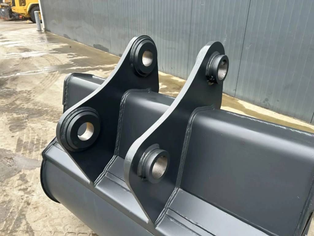 Hitachi ZX220 - 1.40m