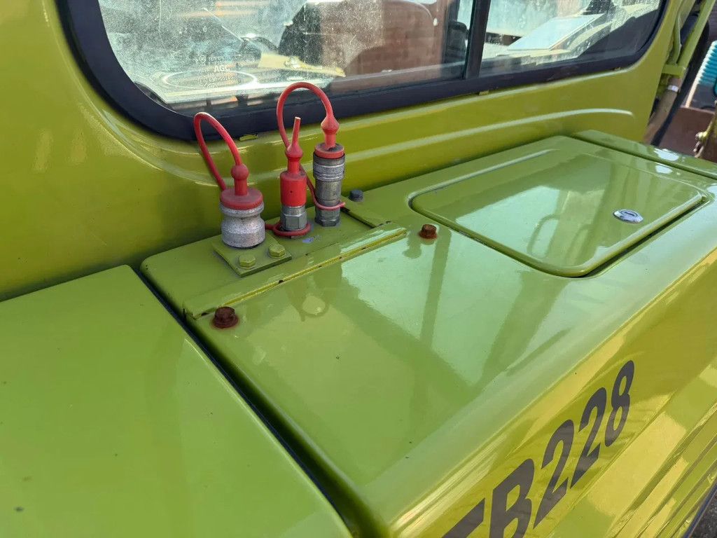 Takeuchi TB 228 Graafmachine Minigraver