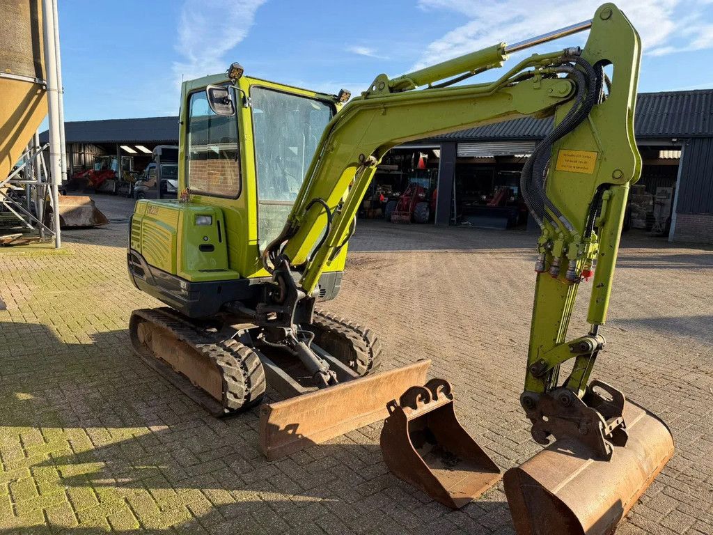 Takeuchi TB 228 Graafmachine Minigraver