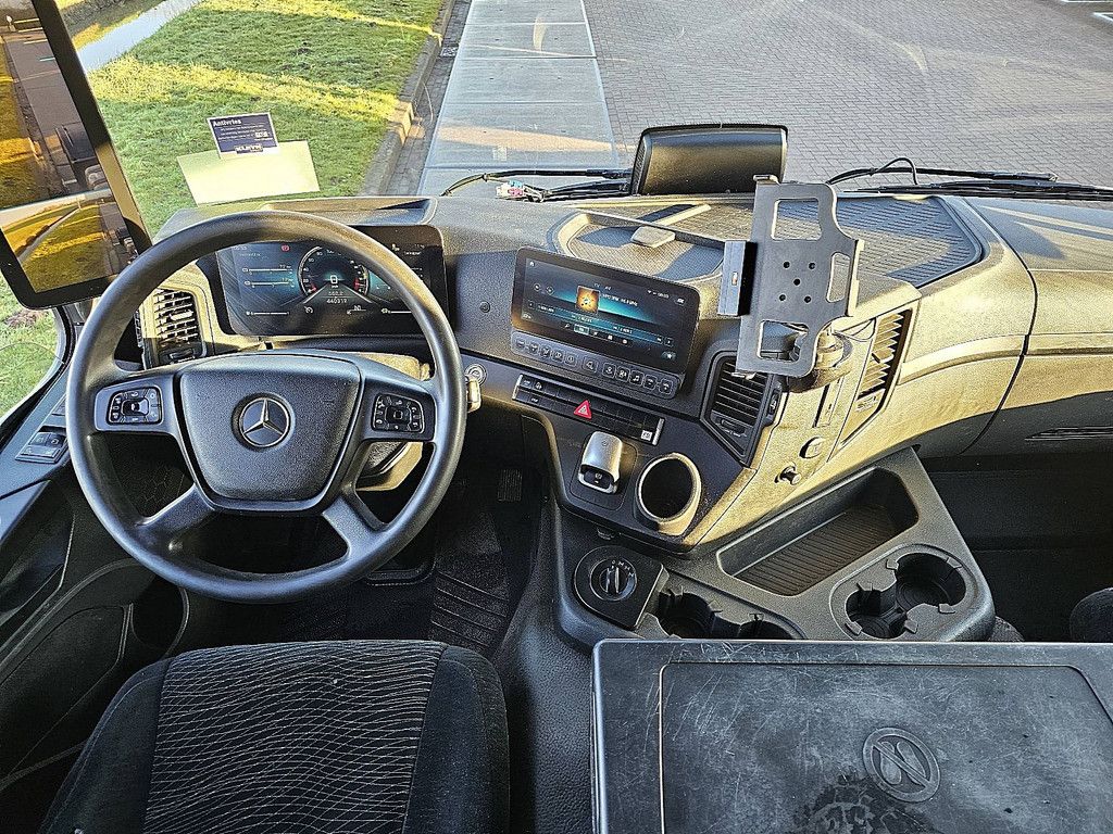 MERCEDES-BENZ AROCS 1843 4x4