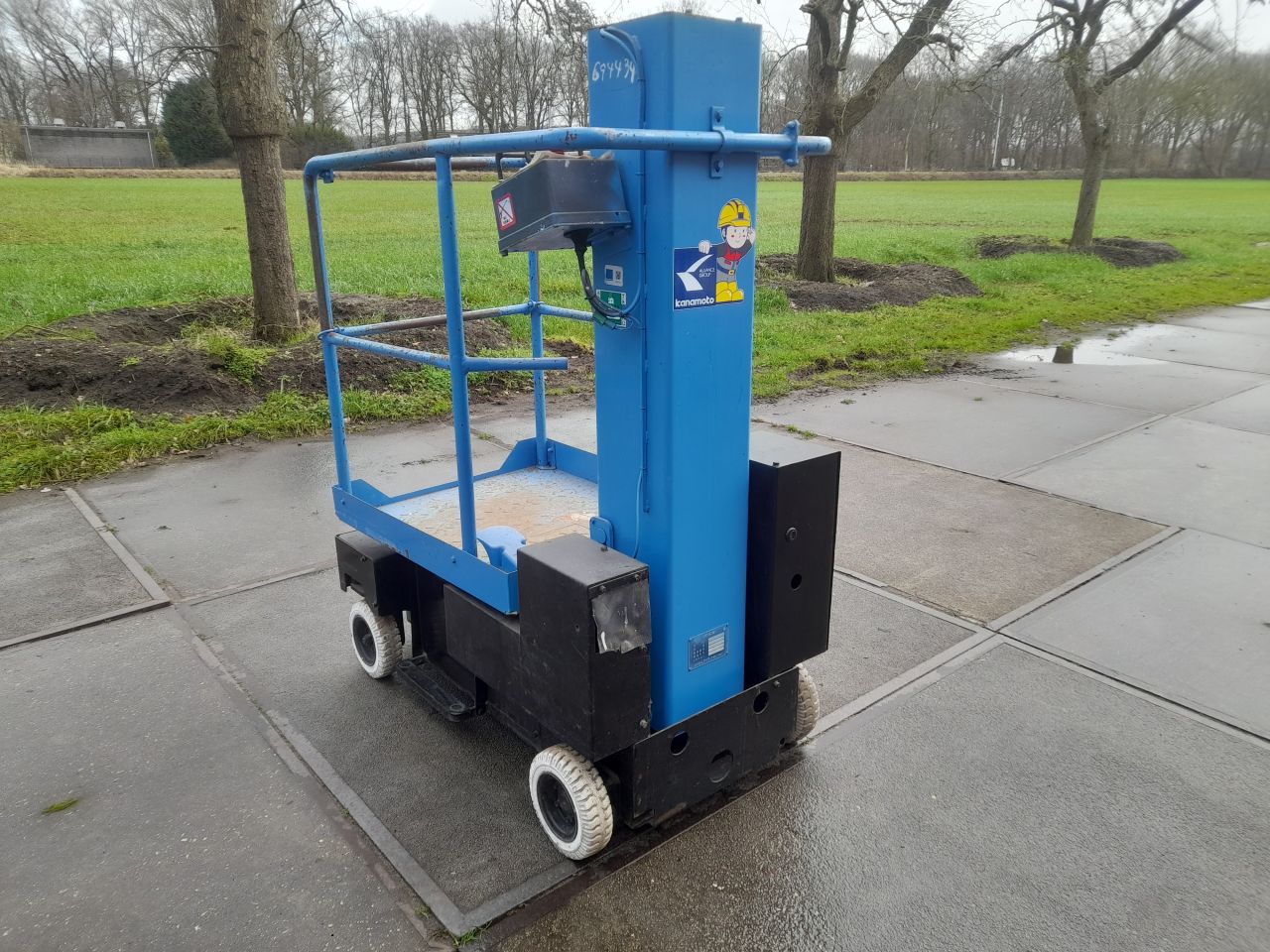 Aichi masthoogwerker SV04B 5,8 meter werkhoogte zeer compact