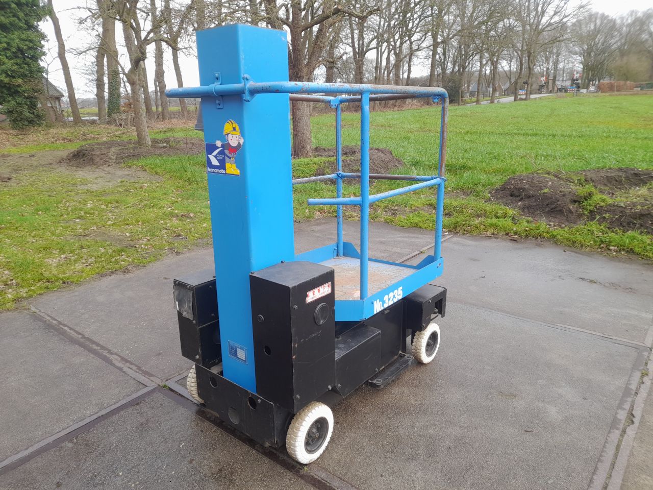 Aichi masthoogwerker SV04B 5,8 meter werkhoogte zeer compact