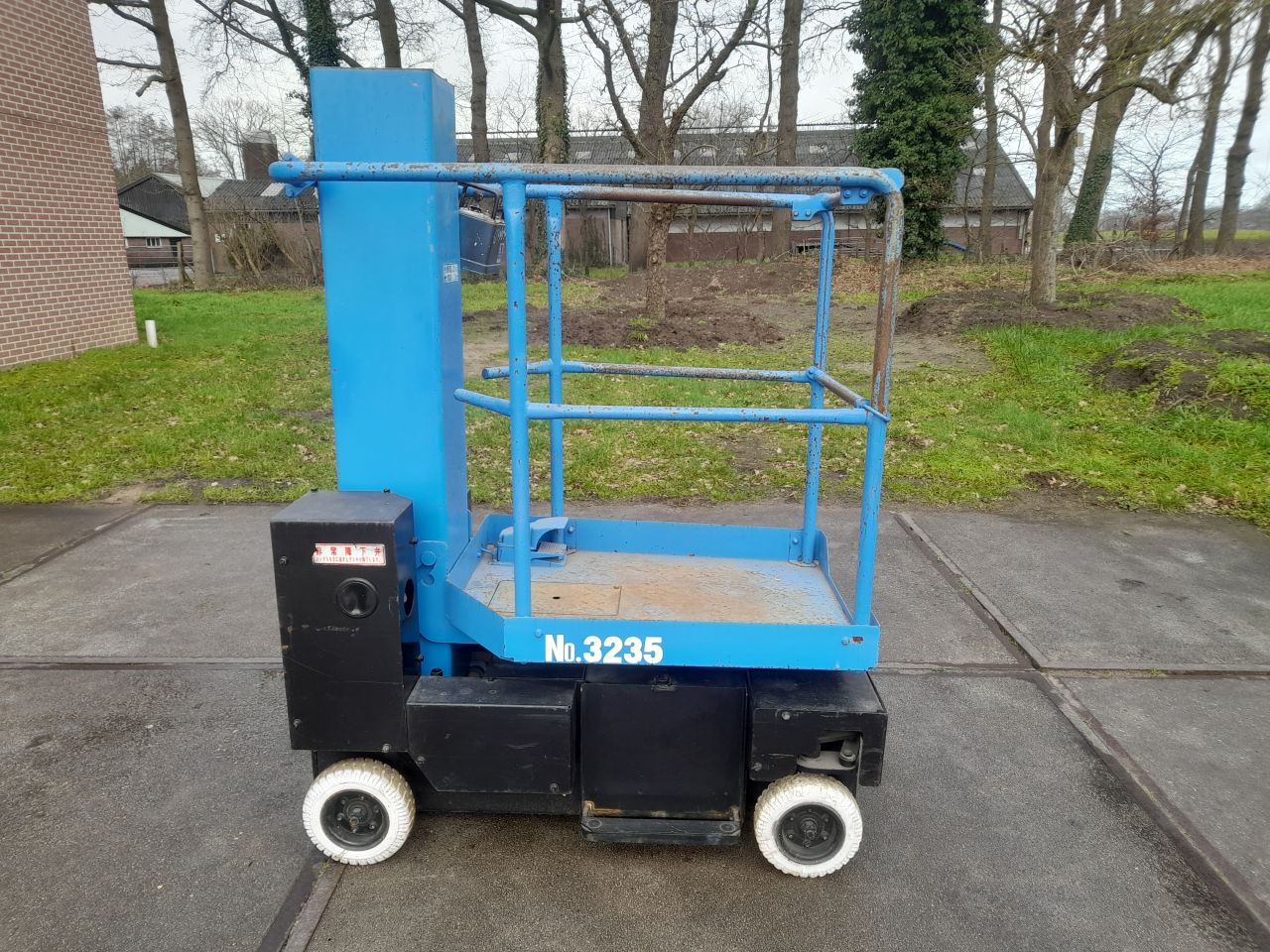 Aichi masthoogwerker SV04B 5,8 meter werkhoogte zeer compact