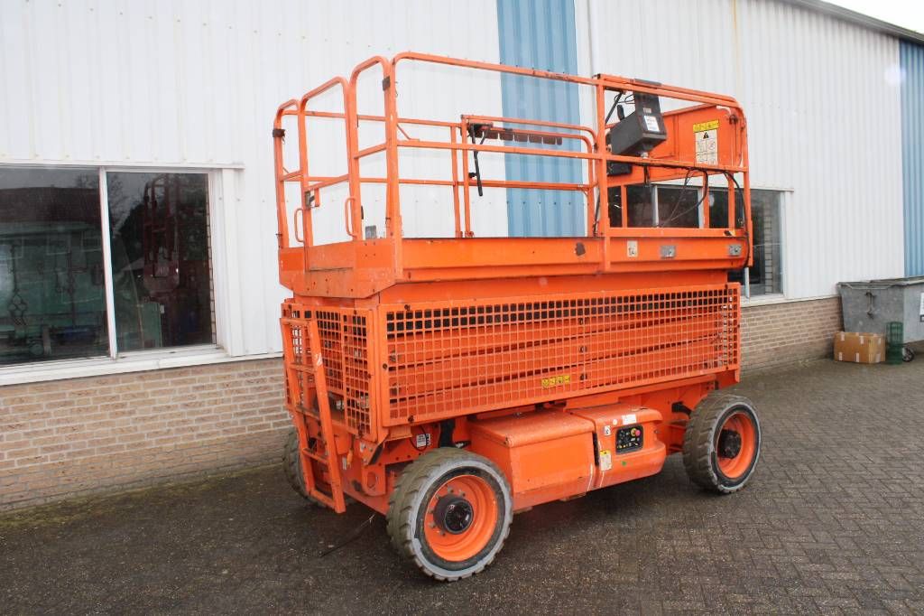 JLG M 3369