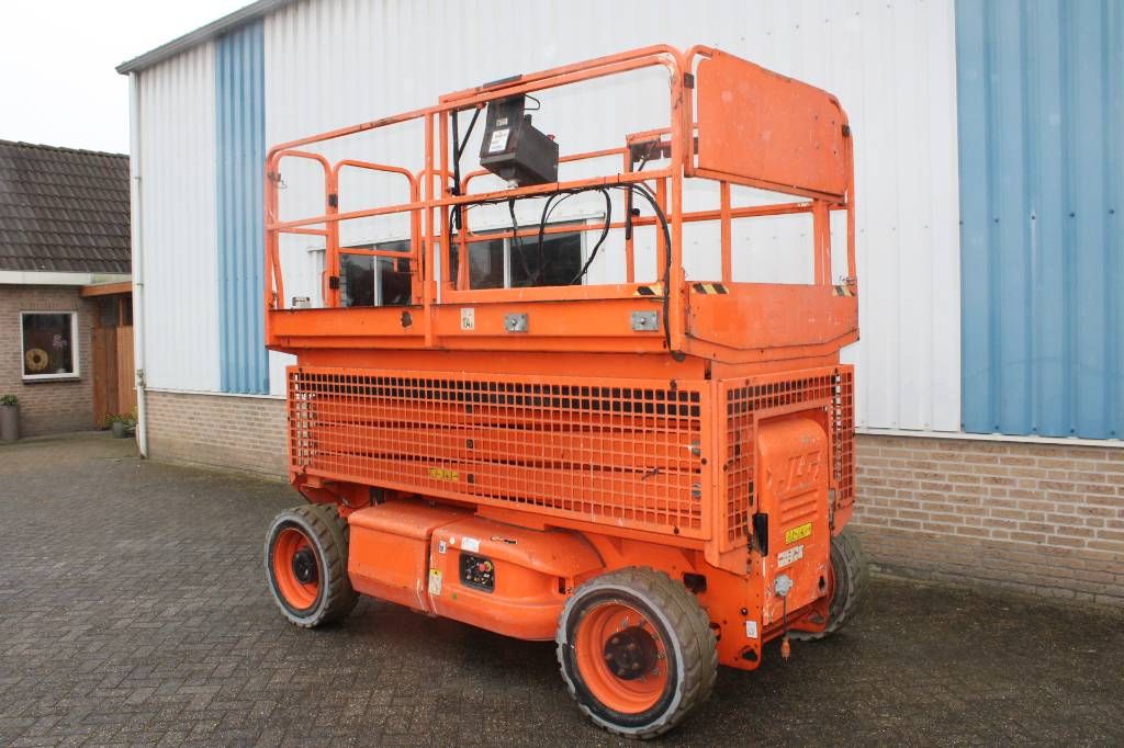 JLG M 3369