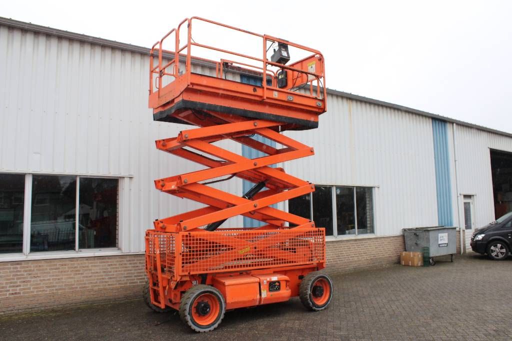 JLG M 3369