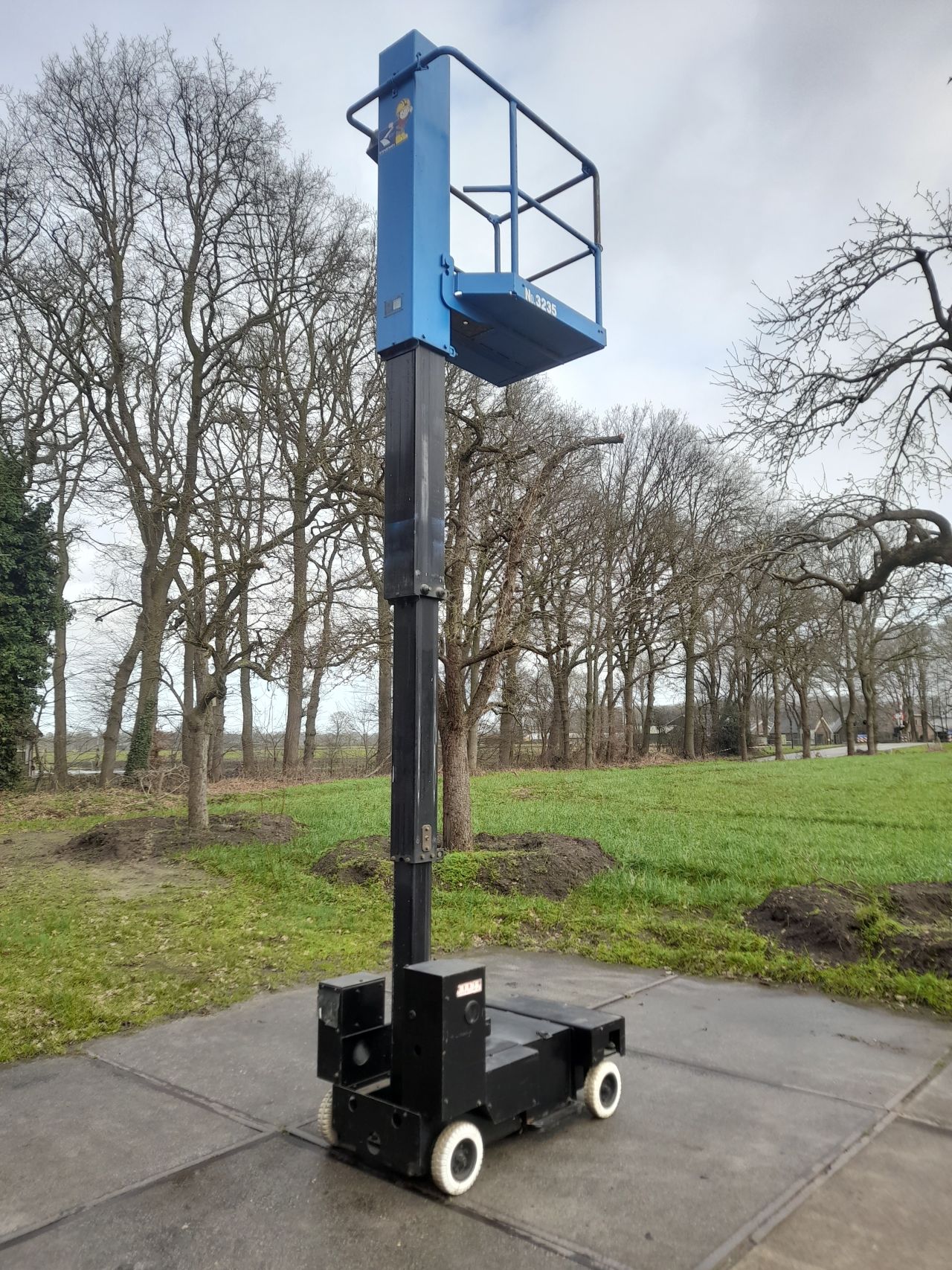 Aichi masthoogwerker SV04B 5,8 meter werkhoogte zeer compact