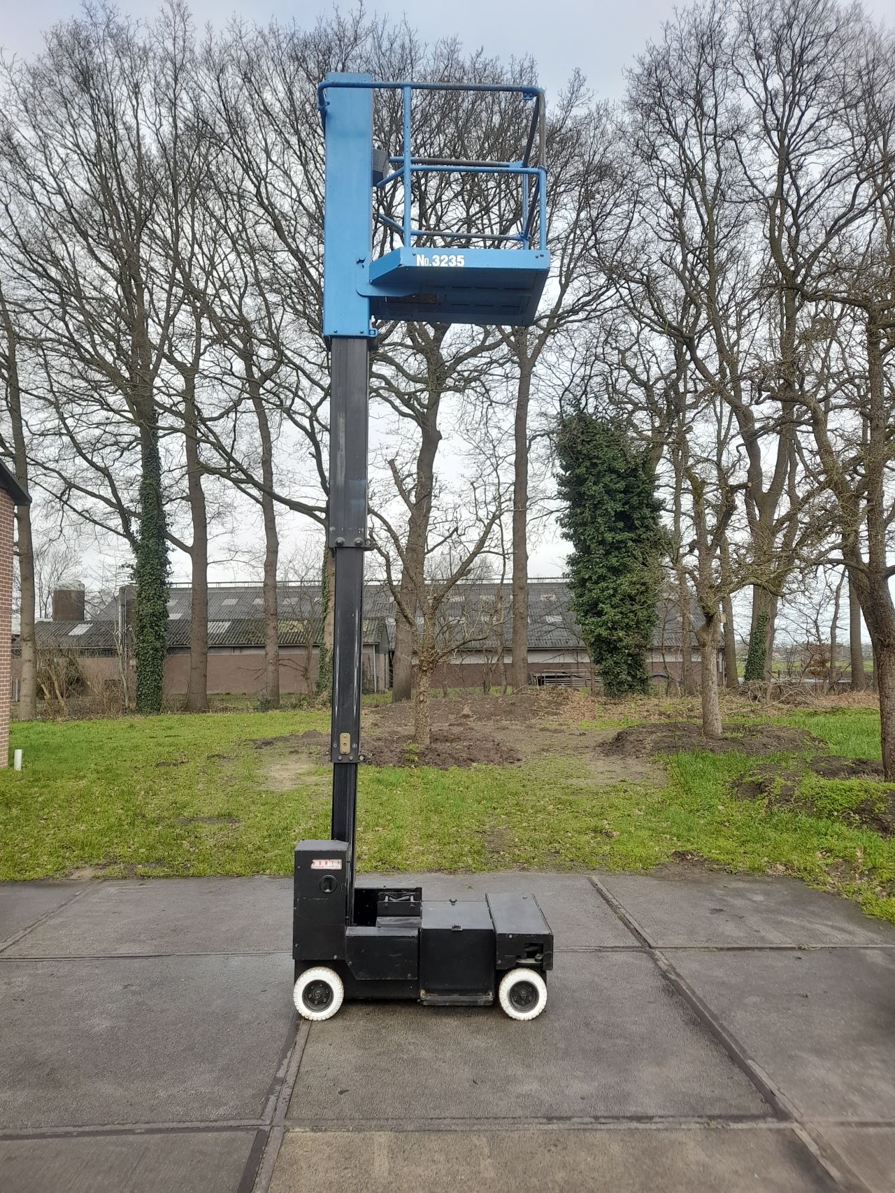 Aichi masthoogwerker SV04B 5,8 meter werkhoogte zeer compact