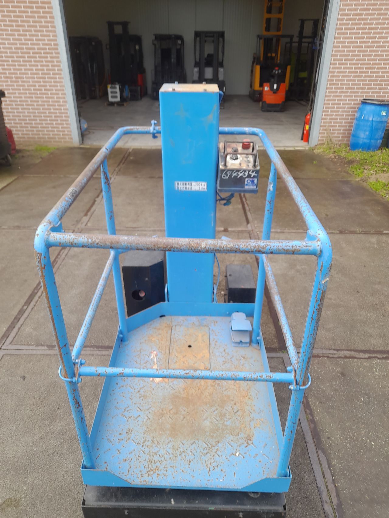 Aichi masthoogwerker SV04B 5,8 meter werkhoogte zeer compact