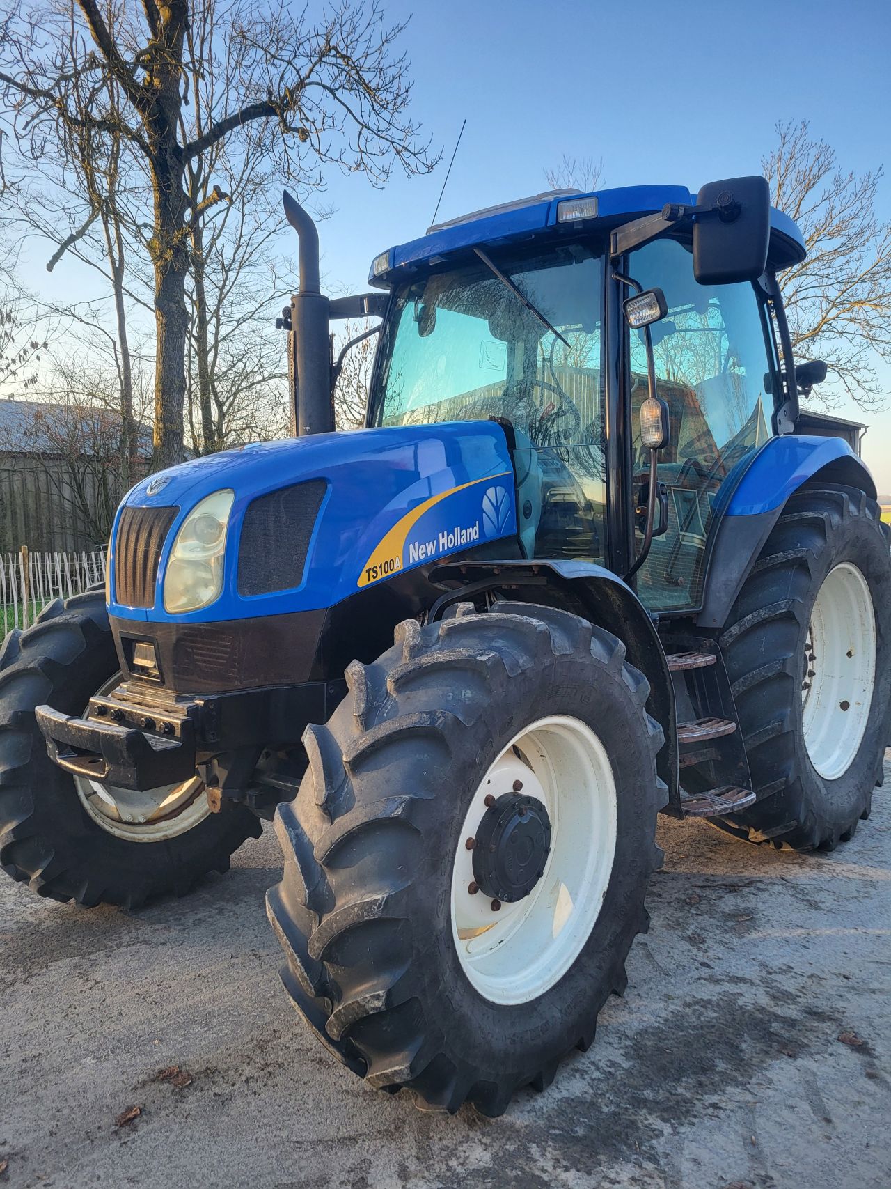 New Holland TS100A