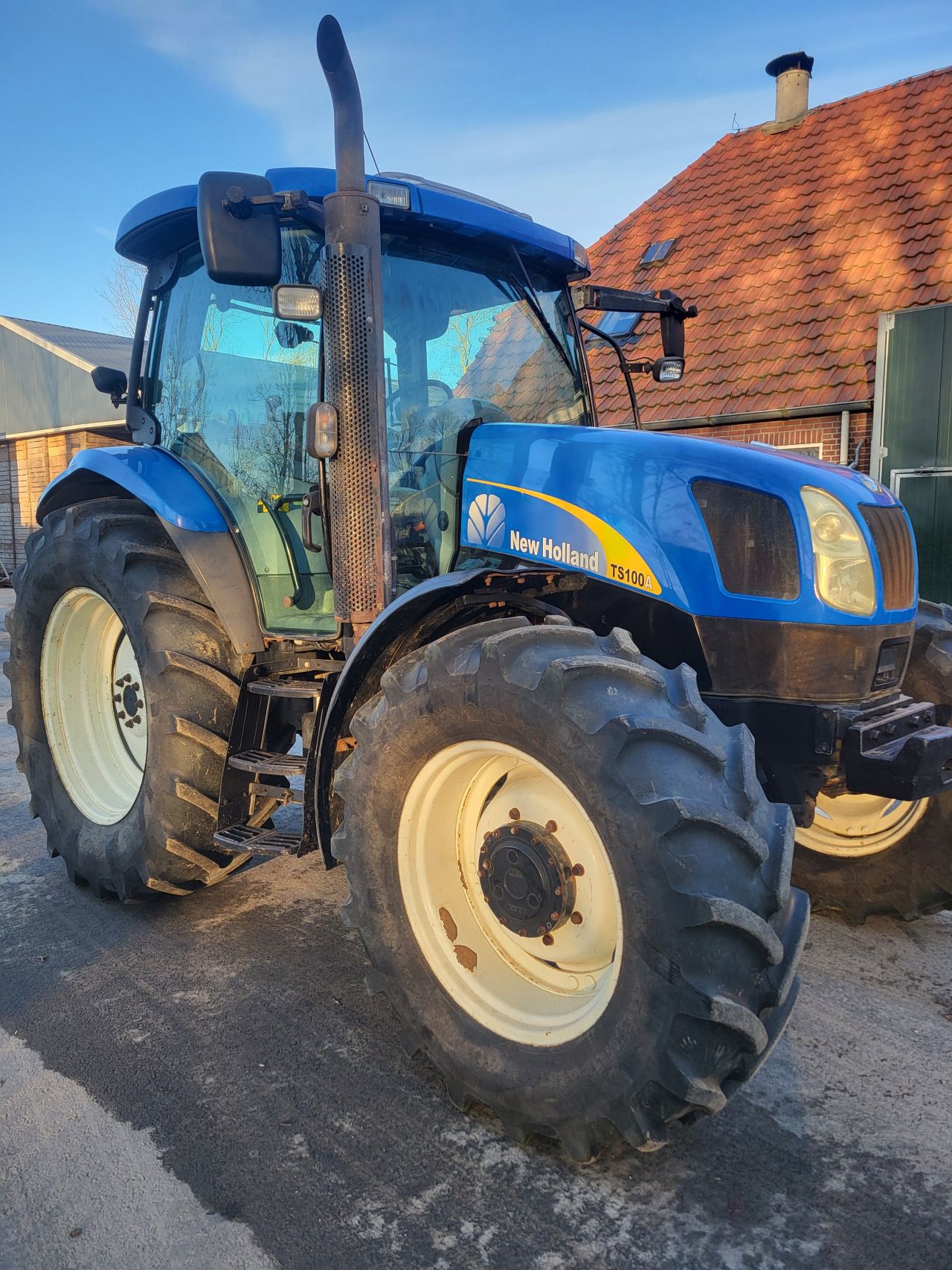 New Holland TS100A