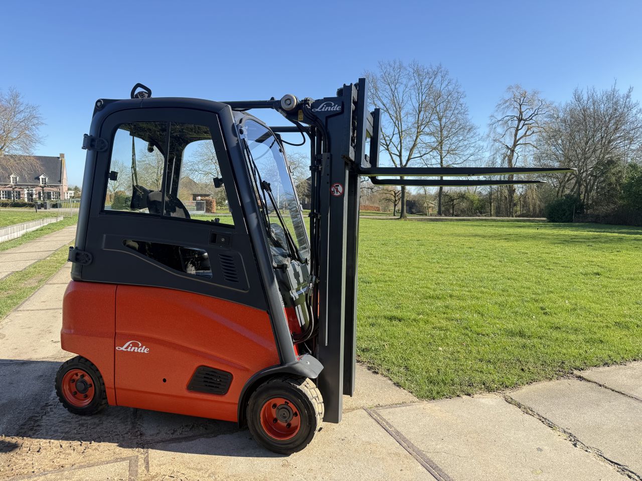 Linde 1800KG elektrisch triplex freelift Sideshift