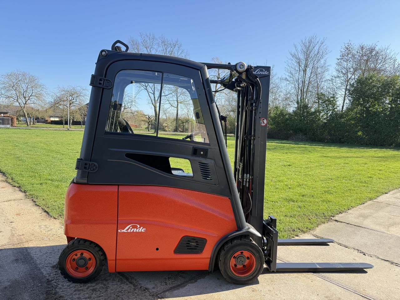 Linde 1800KG elektrisch triplex freelift Sideshift