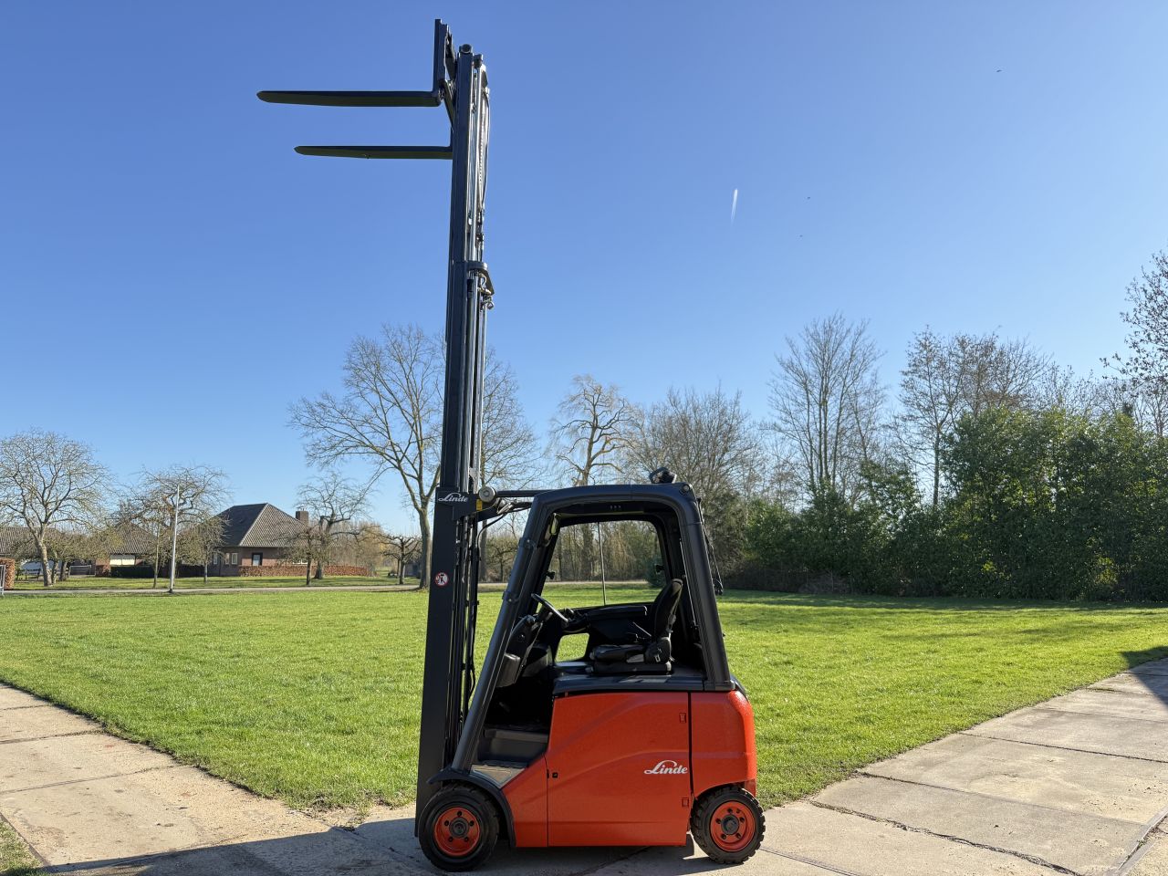 Linde 1800KG elektrisch triplex freelift Sideshift