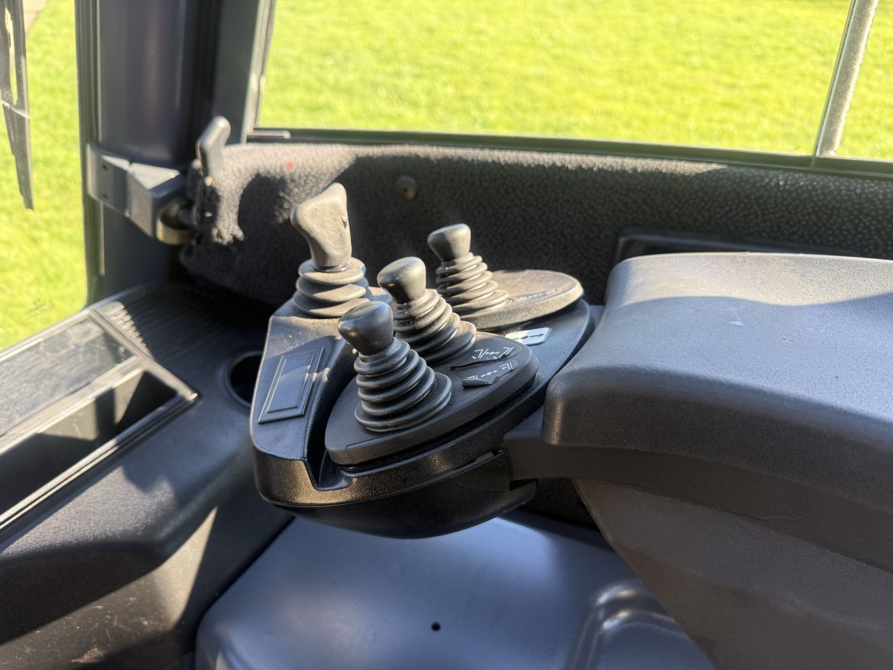 Linde 1800KG elektrisch triplex freelift Sideshift