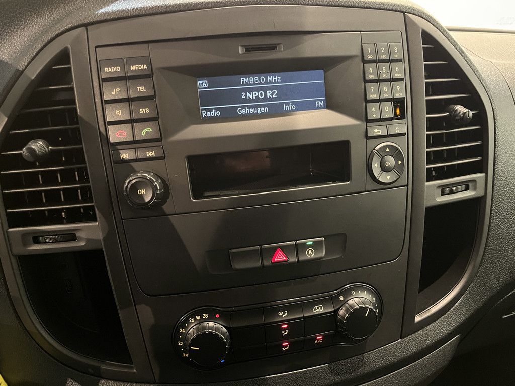 Mercedes-Benz Vito 114 CDI Lang Servicebus / Sortimo Inrichting / Euro 6 / Airco / Cruise Control / PDC / Trekhaak / Klep / 3-Zits