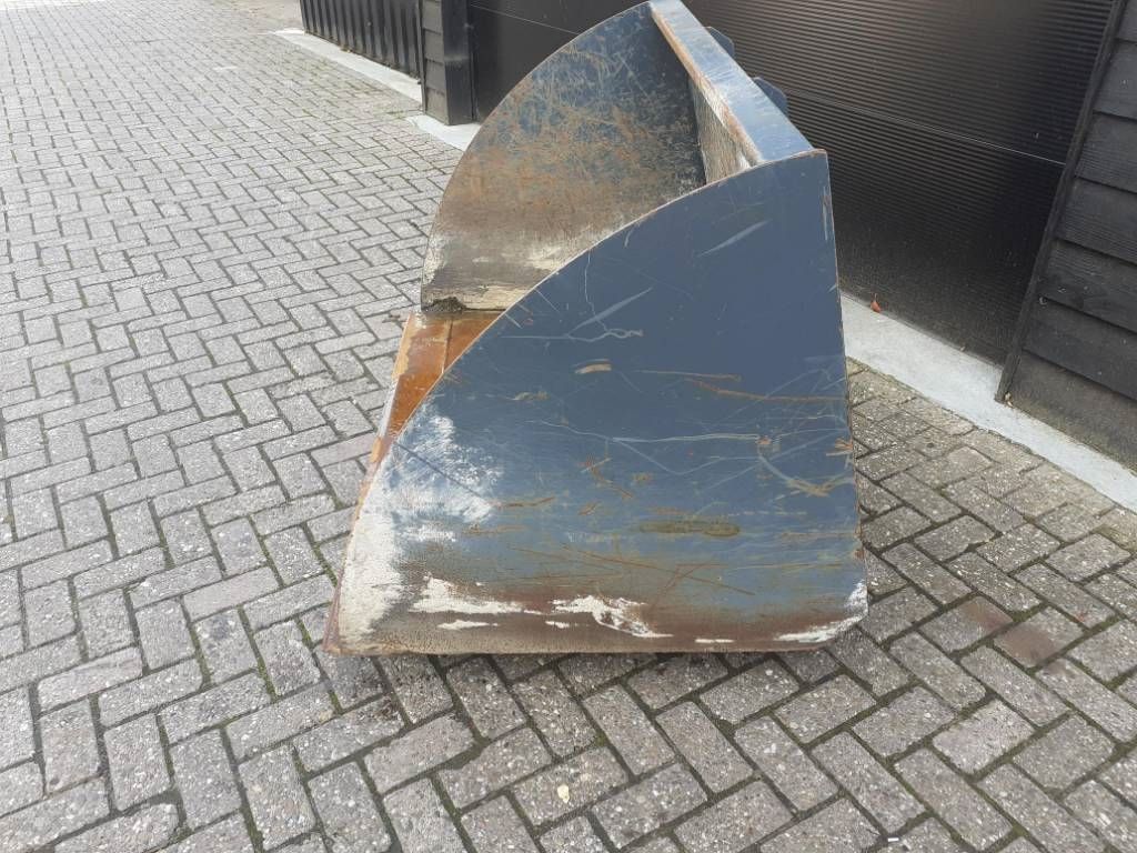 Manitou Merlo Bobcat Liebherr bak mast werktuigen landrol