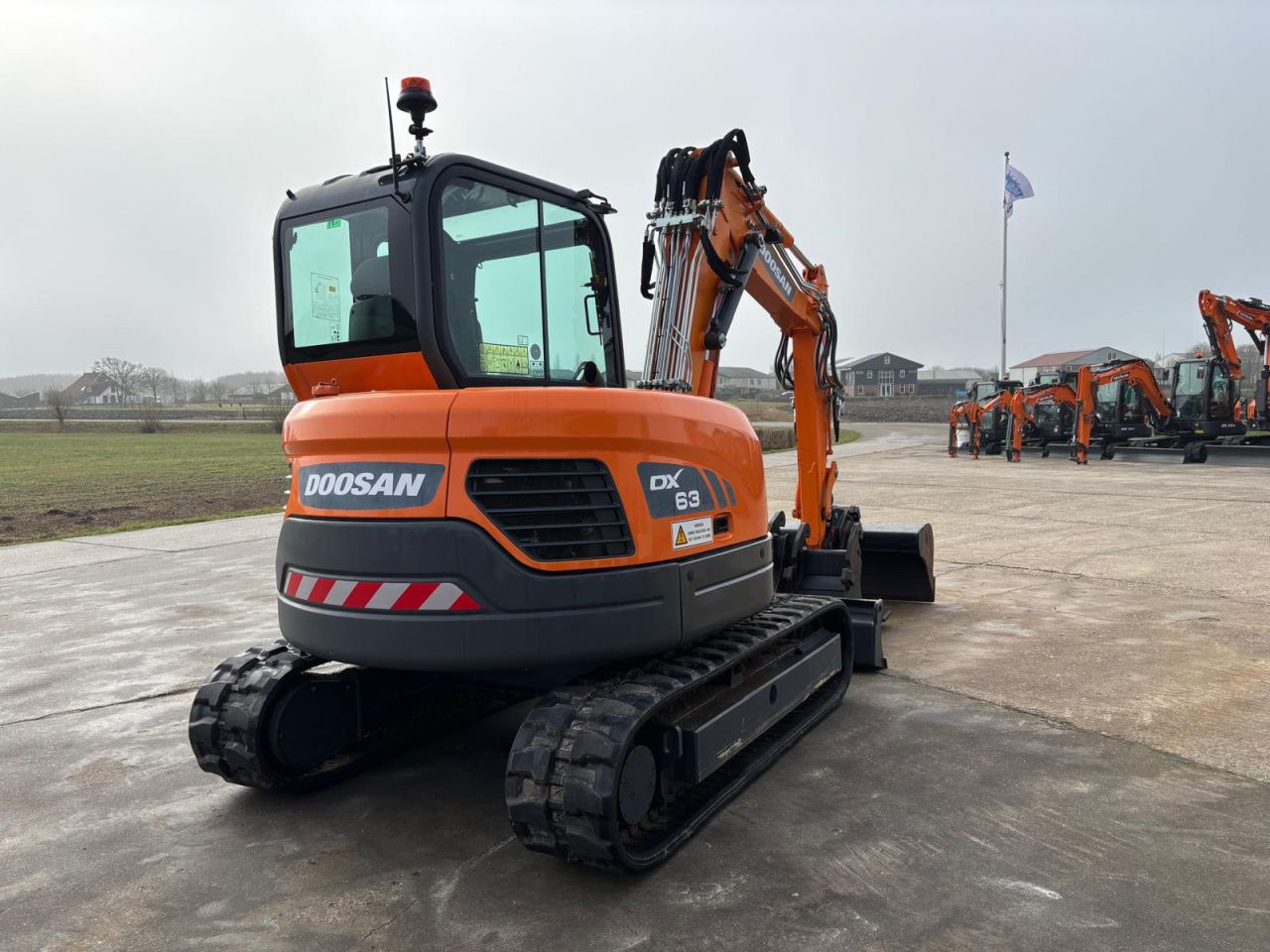 Doosan DX63-3